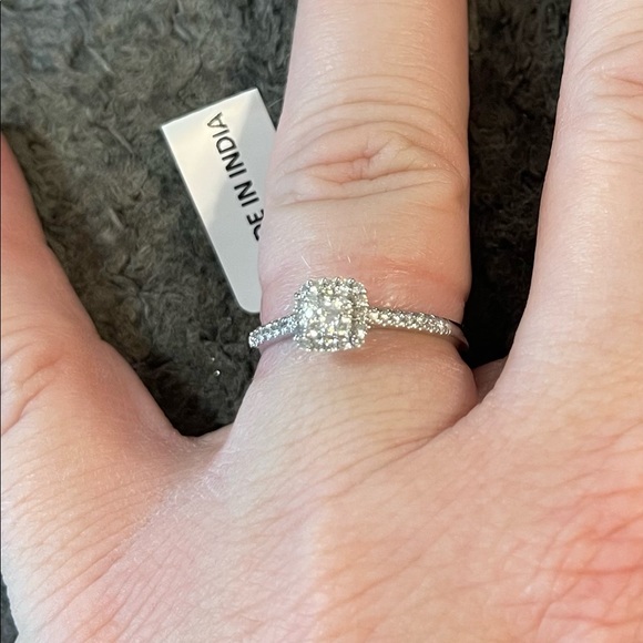 Engagement ring...brand new...size 7...paid $600 asking $350 - Picture 3 of 3